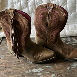 Ariat authentic girls, cowboy boots only worn a few times
